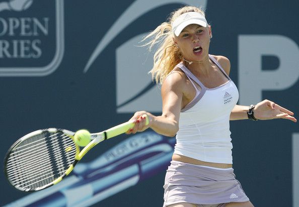 Imagini INCENDIARE: Caroline Wozniacki a pozat goală pentru revista Body Issue