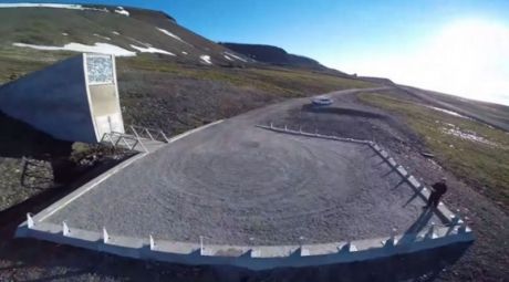 Au găsit un seif îngropat în pământ, lângă Polul Nord. Ce au ascuns în el liderii lumii