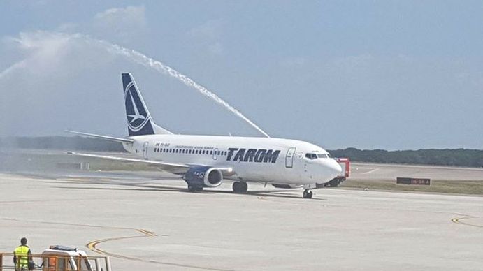 TAROM răspunde acuzațiilor de discriminare după oferta postată pe Facebook
