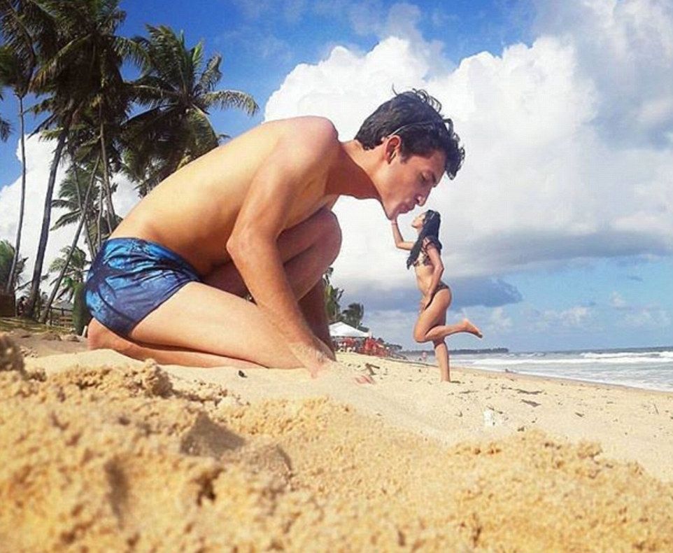 Cele mai NEBUNE fotografii din vacanţă, realizate cu telefonul mobil