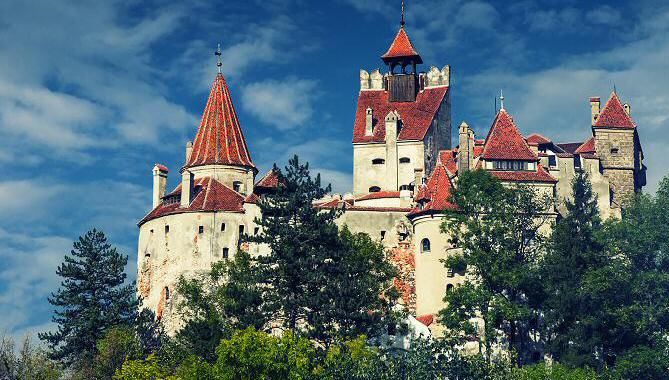 Muzeul Bran rămâne deschis. Anunţul ministrului Culturii