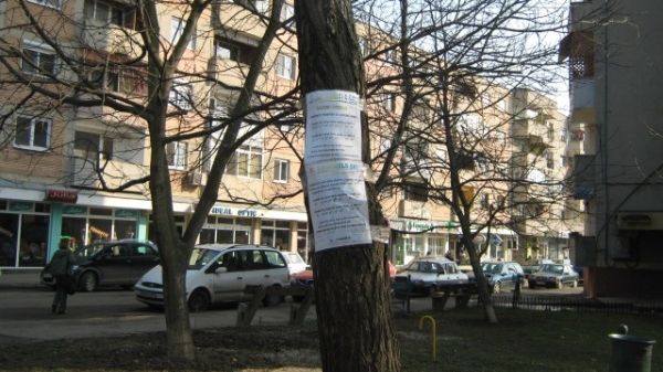 Afişele care au pus pe jar un oraş întreg. Poliţia avertizează: e o metodă de înşelăciune