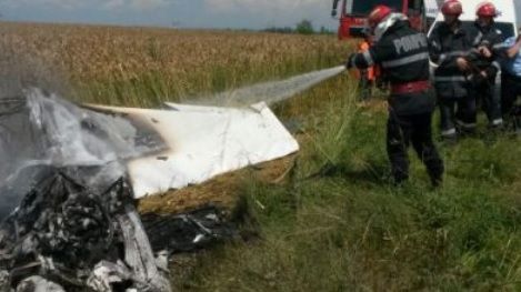 Primarul comunei în care s-a prăbuşit avionul, cinism extrem: "Viaţa merge înainte!"