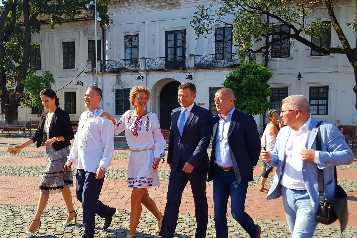 FOTO. Ce mai face PNL, în vacanţa parlamentară