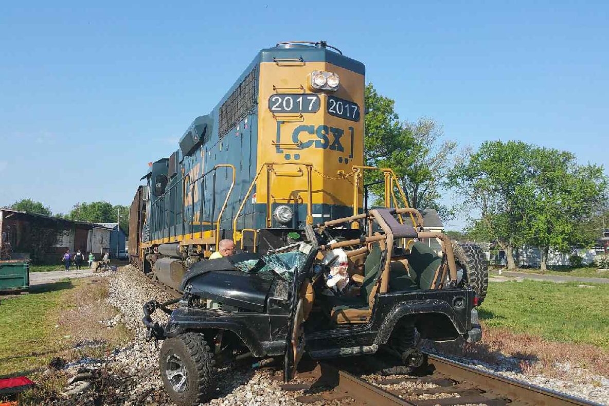 Încă un accident ȘOCANT în Philadelphia: 33 de victime, după ce un tren a spulberat o mașină