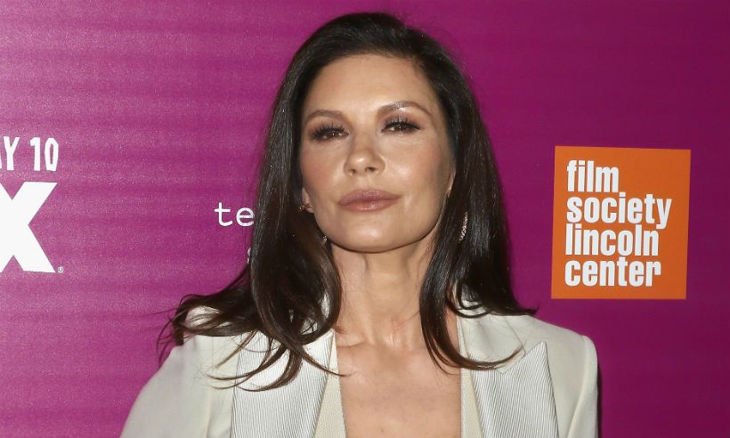 Dramatic! Iată cum arată acum Catherine Zeta-Jones. Este de nerecunoscut! Vezi imagini!