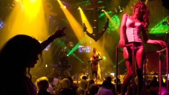 Petrecere de LUX pe litoral. Șampania va fi adusă cu ELICOPTERUL