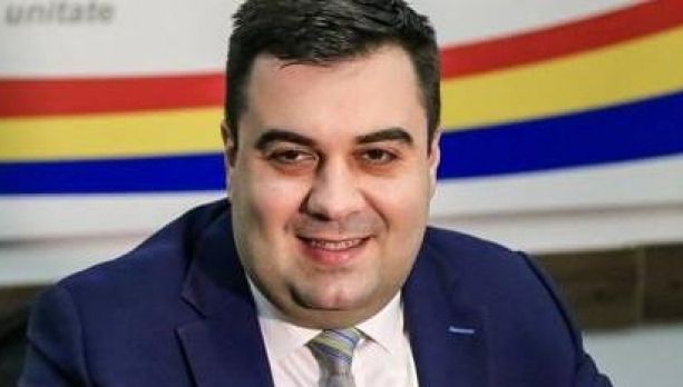 Premierul Mihai Tudose către ministrul Răzvan Cuc: "Nu mai am pic de încredere în ce spuneţi"