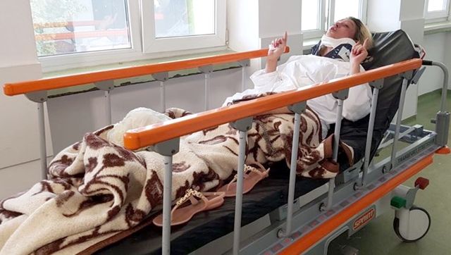 Tânără bătută cu bestialitate în plină stradă de doi minori de etnie romă