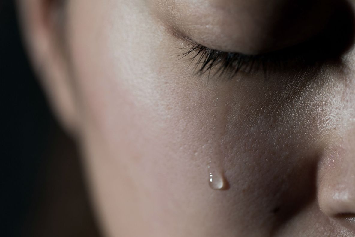 Mesaj sfâşietor transmis de soţia scriitorului care a murit înecat în Marea Neagră: Sub ochii mei...