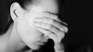 DISPERAREA unei mame. La un pas să-şi piardă copilul, după ce soţul străin a acuzat-o de răpire