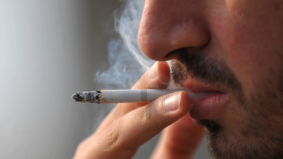 "Plămânul nu doare, iar simptomele sunt vagi". Generația care plătește prețul fumatului în liceu