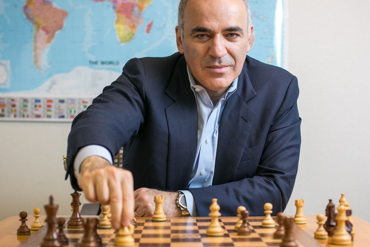 Ce s-a întâmplat cu Garry Kasparov la primul meci de la revenirea în activitate, după 12 ani