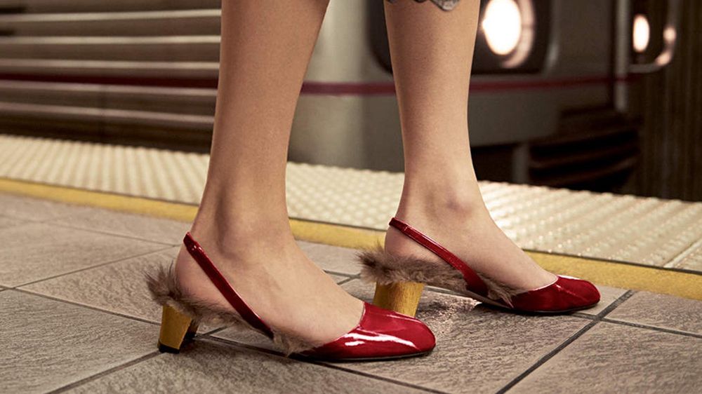 De ce nu e bine să intri încălţat în casă