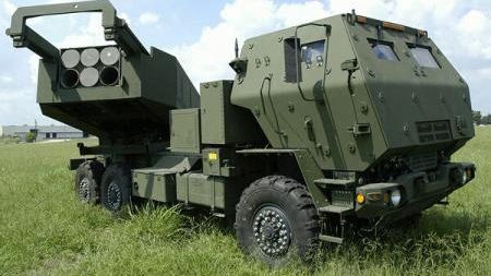 Industria auto din România se reorientează. Companiile care produc pentru constructorii de mașini vor să fabrice echipamente militare