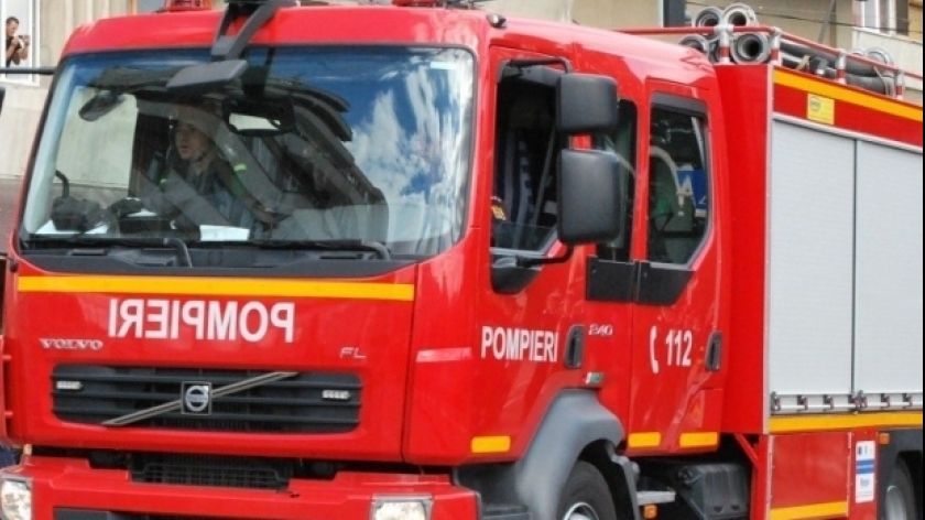 Explozie puternică în Capitală: patru persoane, RĂNITE. Cauza deflagraţiei - FOTO