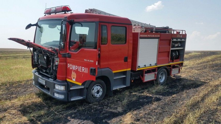 Tulcea. 50 de hectare, incendiate, după ce o ţigară aprinsă a fost aruncată la întâmplare