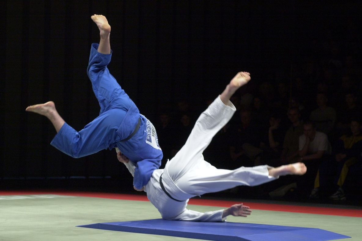 Campionatul național de Judo la Braşov. Au fost medaliate echipele la feminin și masculin