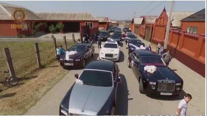 Lux și opulență! Cum arată o nuntă cu sute de invitați și mâncare aleasă