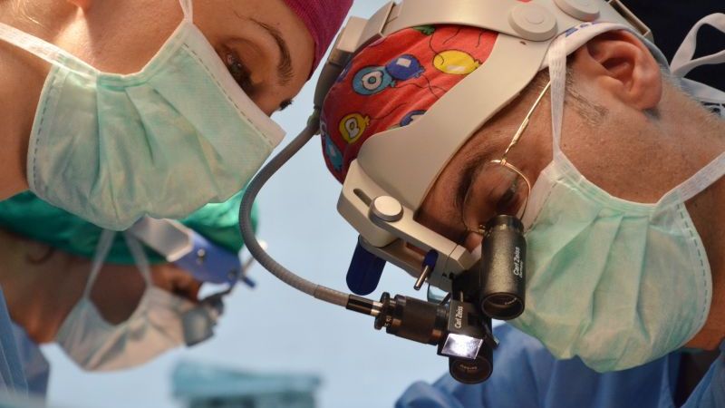 Chirurgul care salvează pacienţii de la amputaţie: Luptăm să compensăm deficiențele de sistem