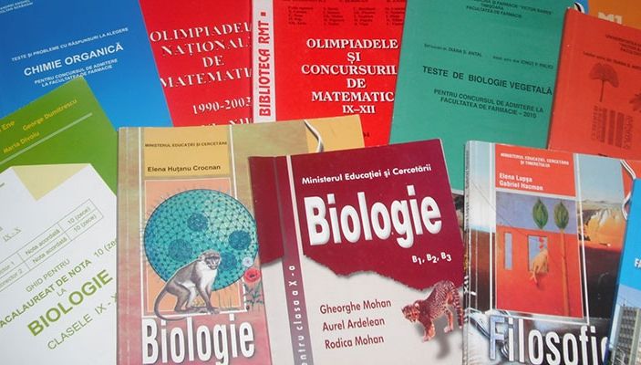 Manualul unic, mărul discordiei: "Prăbuşim educaţia românească. Ne întoarcem înainte de 1989"