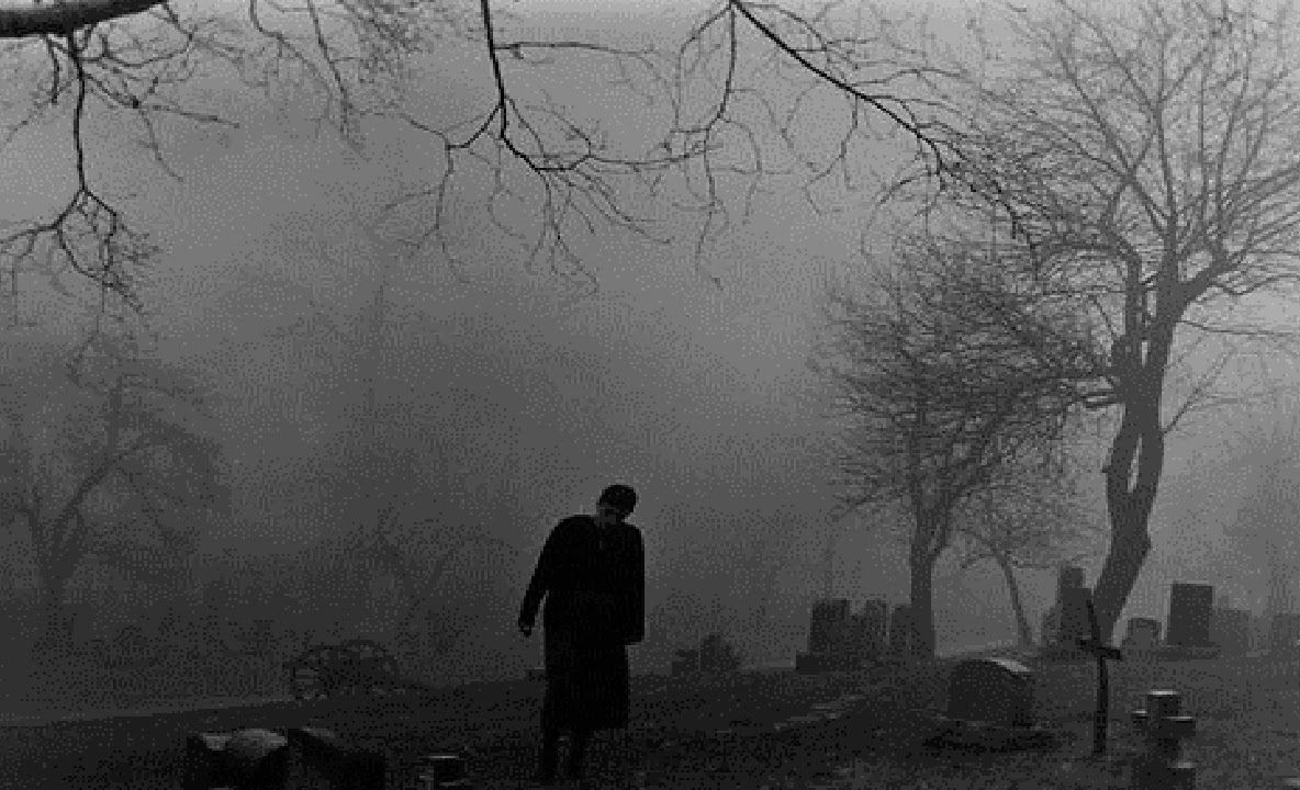 A fost ucisă la 18 ani. În ultimele zile, ceva cumplit a început să se întâmple la mormântul ei