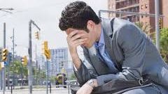 VIDEO. Români, umiliţi şi înjuraţi de patronul străin al unei fabrici: "Ţăranilor"