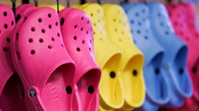 Daca aveţi acest tip de papuci de plastic, aruncaţi-i imediat! Motivul te va şoca