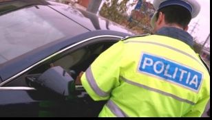 De ce îți ating polițiștii farurile atunci când te opresc în trafic. Este uimitor