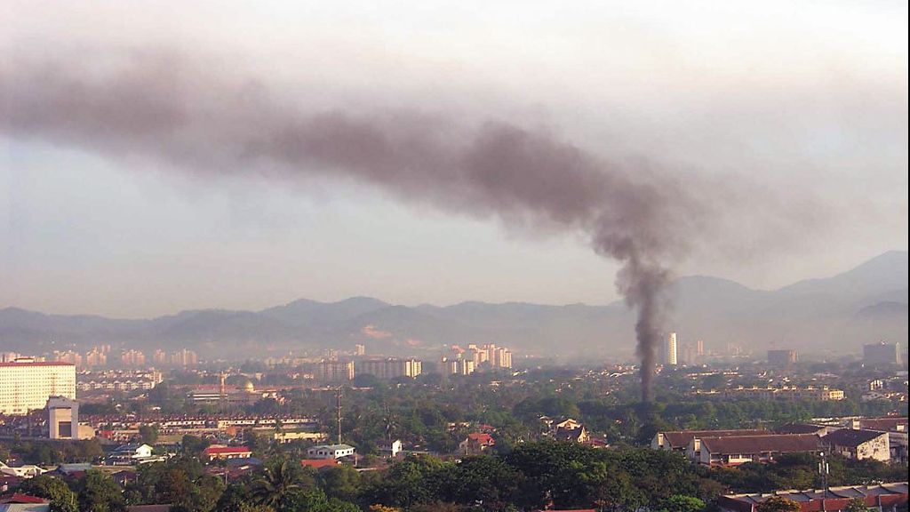 CE: România a depăşit limitele stabilite în cazul poluării. Ce sancţiuni riscă 