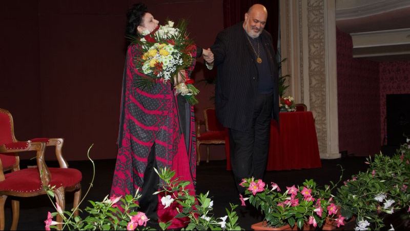 10 minute de aplauze şi ovaţii pentru Mariana Nicolesco la festivalul Darclée de la Brăila