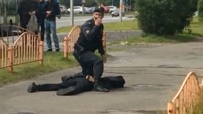 Încă un atac. Opt persoane, înjunghiate pe stradă. Imagini cutremurătoare