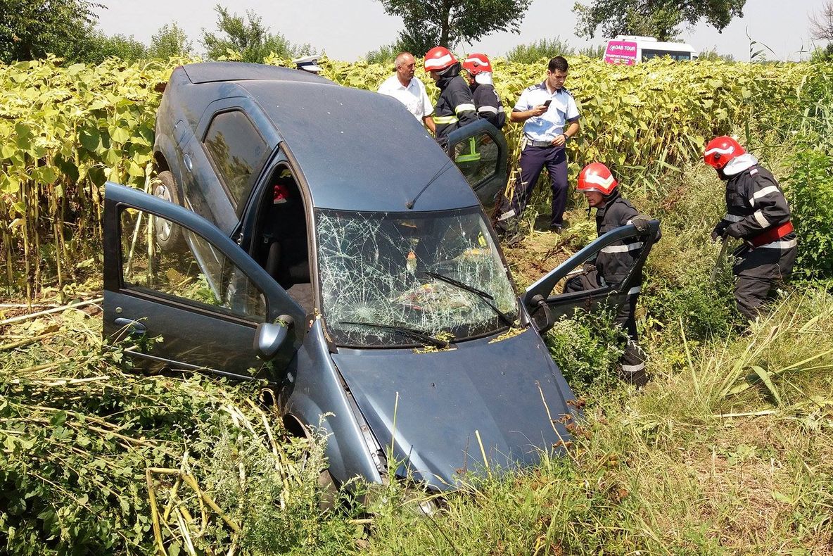 Accident mortal. Bărbatul de 61 de ani a făcut infarct la volan, pe caniculă