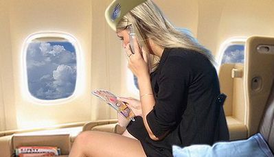 Stewardesele au dat cărţile pe faţă. Cum răspund când clienţii le cer asta...