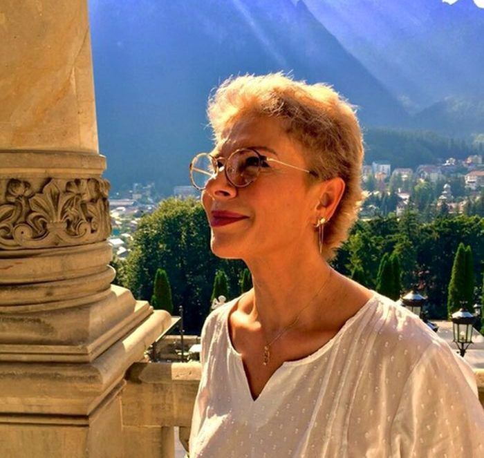 Teo Trandafir a făcut publică o IMAGINE RARĂ cu familia sa: "4 generaţii de fete"