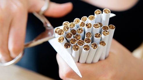 Gest cutremurător al unui bărbat, după ce mama sa i-a interzis să fumeze în camera de hotel