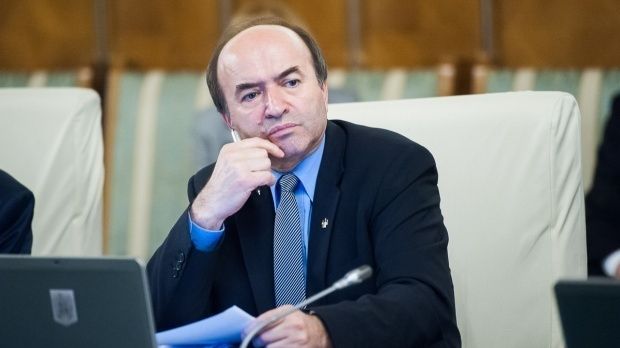 USR va depune o moţiune simplă împotriva lui Tudorel Toader