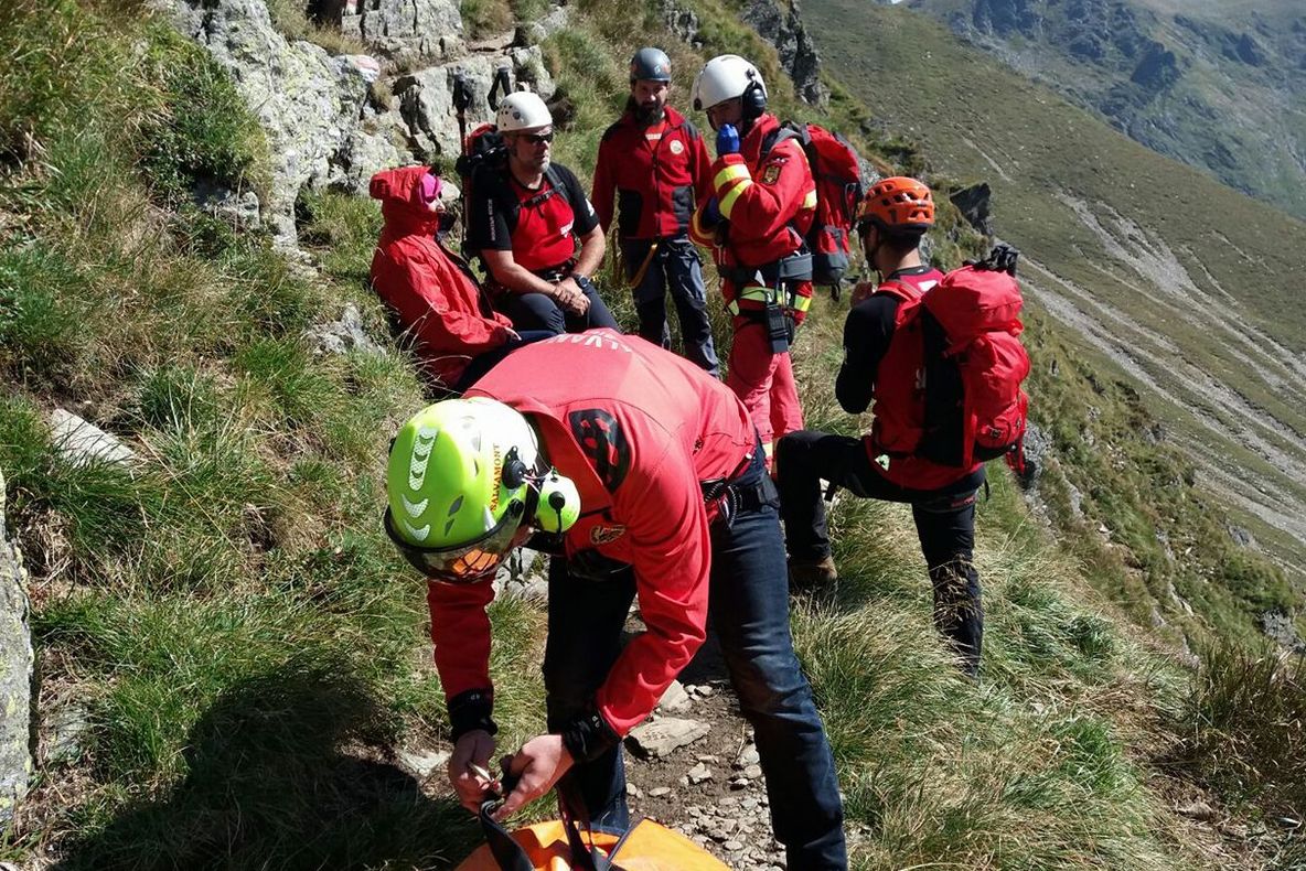 Salvamontiștii, luaţi peste picior. Motivul incredibil pentru care au fost chemaţi