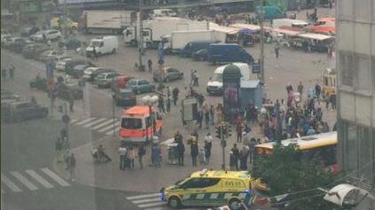 Atac armat pe o stradă din Finlanda. Un bărbat a înjunghiat zeci de trecători: doi morți