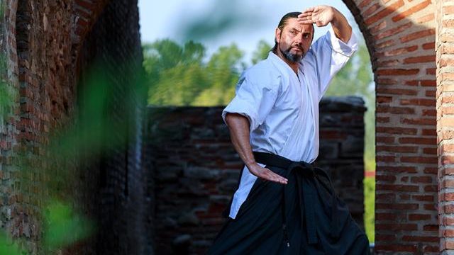 Gestul emoţionant al unui scriitor român: "Nu există o boală mai rea decât cancerul..."