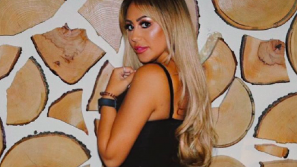 Vedeta care a rămas fără păr din pricina extensiilor. Cum arată acum