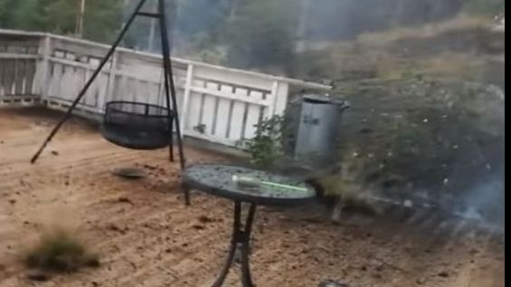 INCREDIBI! Iată ce a filmat un bărbat în timpul unei furtuni