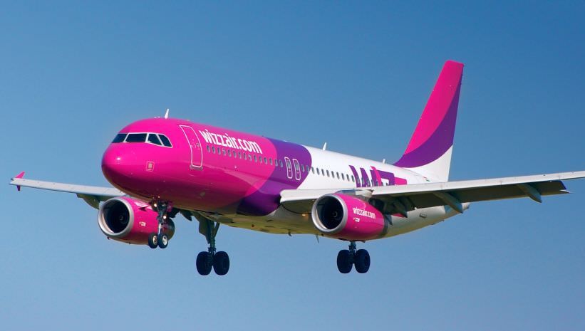 Alertă în avion la Sibiu, după ce o pasăre a lovit unul dintre motoare. Zborul a fost anulat