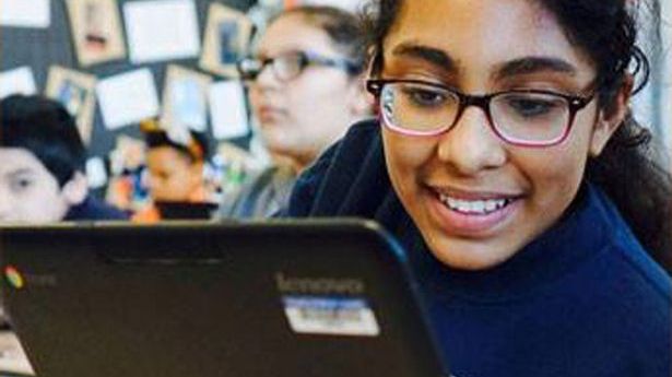 "Bate cineva la uşă", i-a scris mamei. Ce s-a întâmplat după aceea a îngrozit întreaga comunitate