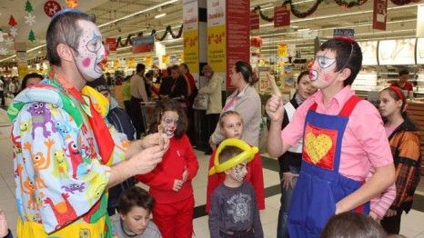 Fiul unui actor, arestat la cererea mamei sale. Motivul pentru care femeia a cerut acest lucru