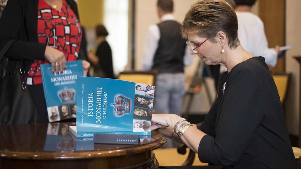 Casa Regală anunţă lansarea unui nou manual şcolar 