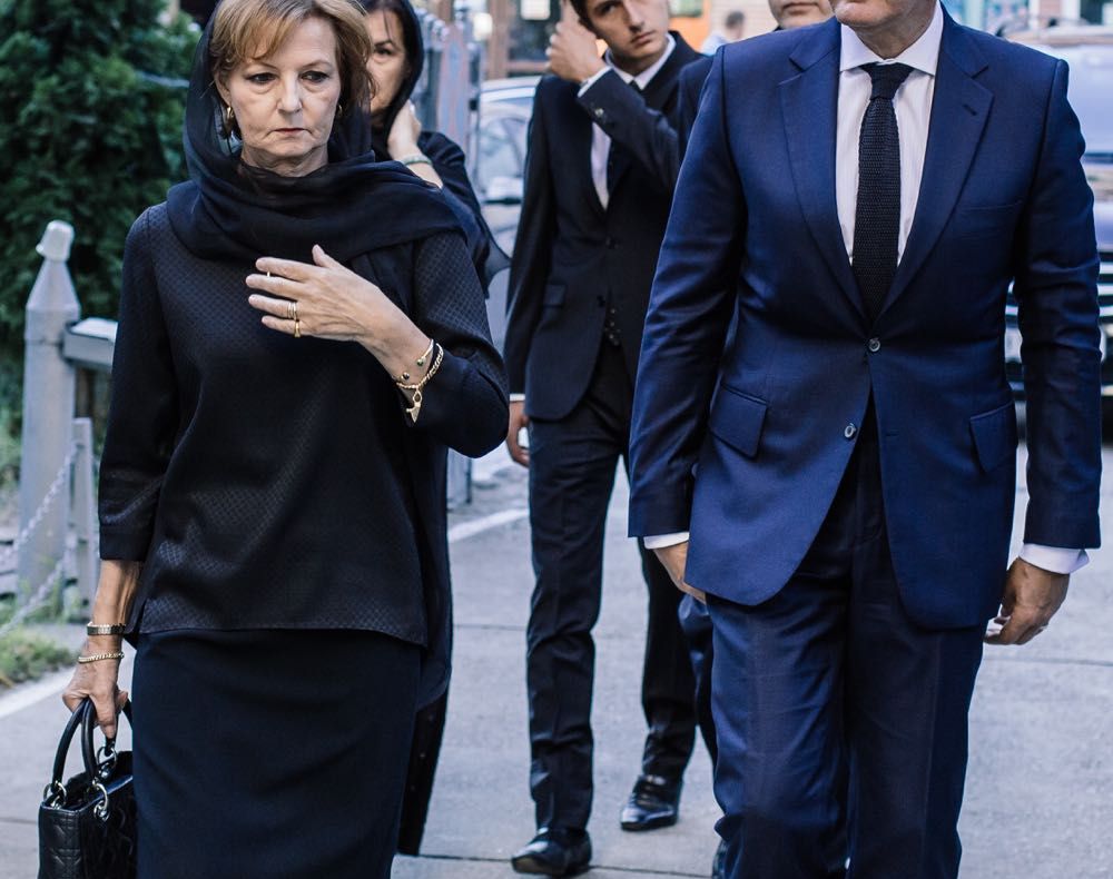 GALERIE FOTO. Princepele Radu şi-a condus mama pe ultimul drum 