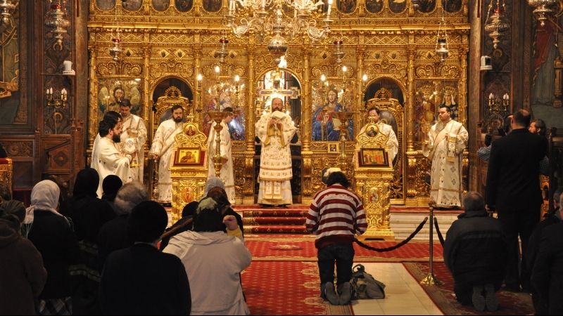 Mare atenție! Ce NU trebuie să faci atunci când intri într-o biserică