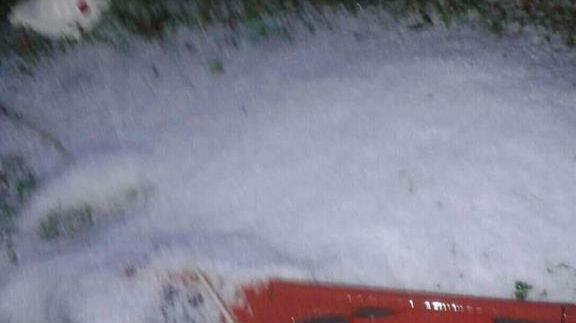 Locul din România în care pare că a venit IARNA: În trei minute stratul de gheață era până la gleznă