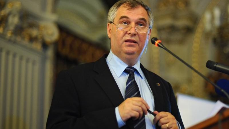 Valerian Vreme, fostul ministru al Comunicaţiilor, trimis în judecată în afacerea Microsoft